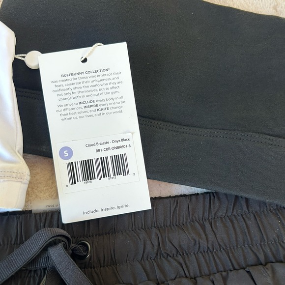 BUFFBUNNY Shorts & 2 Bras Bundle/Set Women's Size XS/S Black & White New W/ Tags - Picture 3 of 14